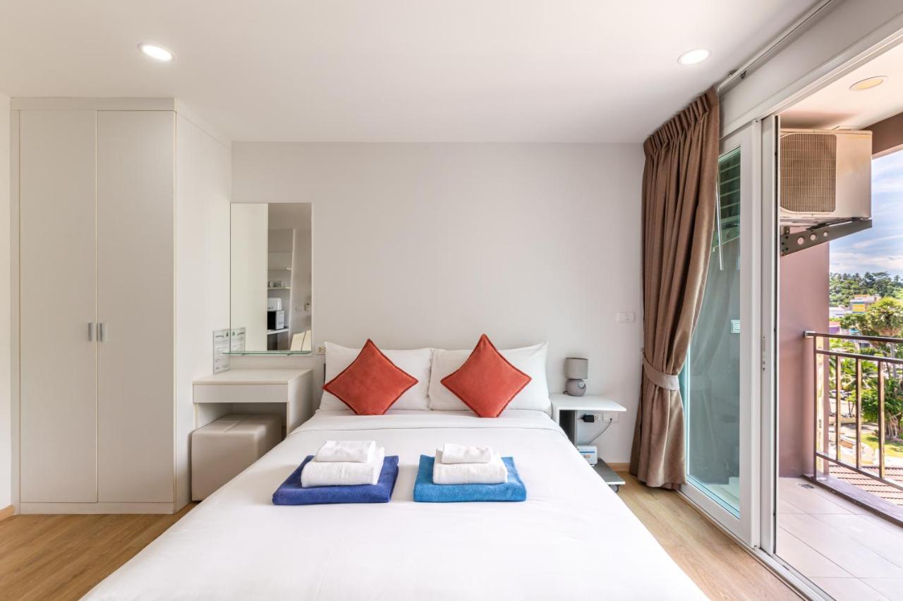 Ozone Condotel By Resava Kata Beach  Exterior photo